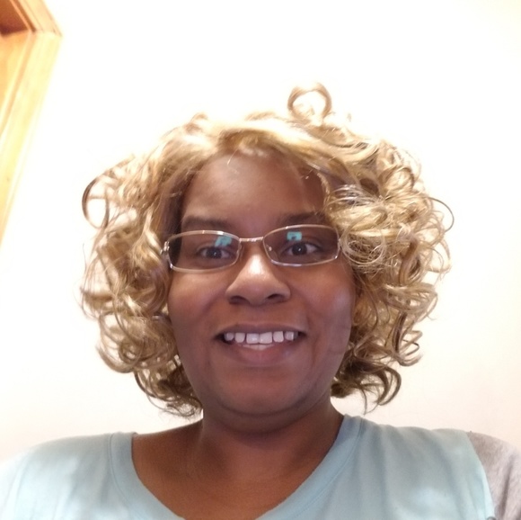 Meet your Posher, Sharina - Picture 1 of 1